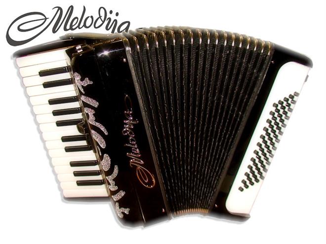 Melodija PIONIR 60-basna harmonika