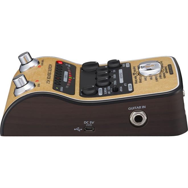 Zoom AC-2 Acoustic Creator efekt za akustično kitaro