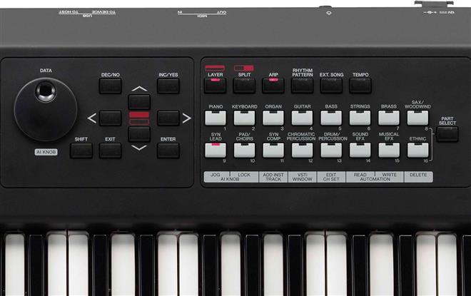 YAMAHA MX61 V2 synthesizer