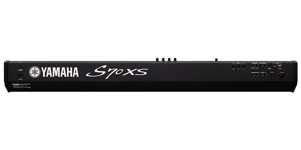 YAMAHA S70 XS synthesizer 
