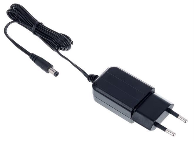 Zoom AD-16E napajalnik 