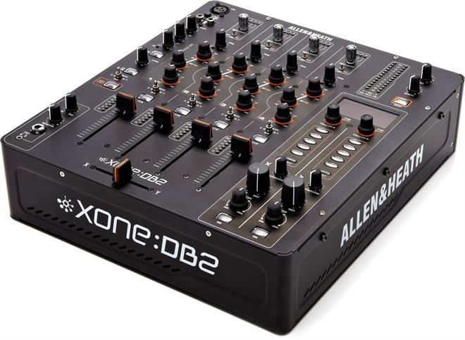 Allen & Heath XONE DB2 4-kanalna digitalna DJ mešalna miza