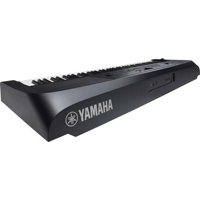 Yamaha DGX-670B klavir s spremljavami