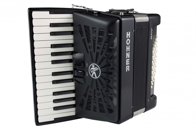 Hohner BRAVO II 48-basna harmonika črna (New Bellow)